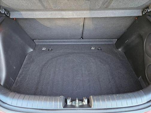 2019 Hyundai Veloster 2