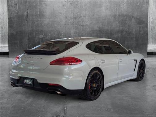 2016 Porsche Panamera Edition