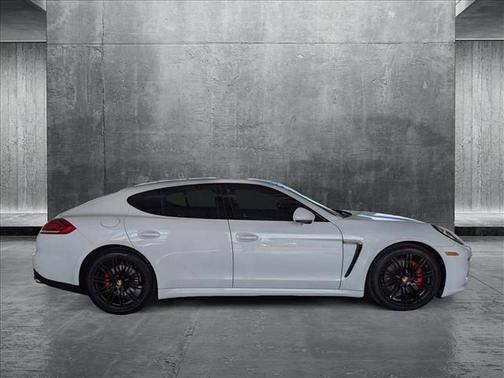 2016 Porsche Panamera Edition