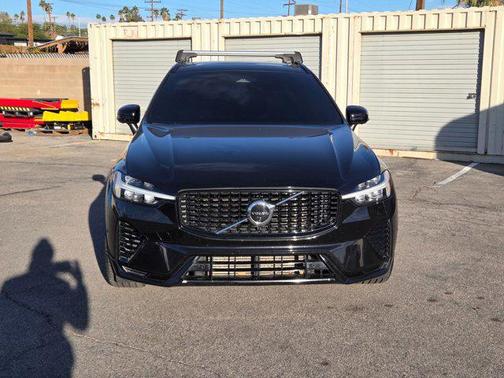 2023 Volvo XC60 Recharge Plug-In Hybrid T8 Ultimate Dark Theme