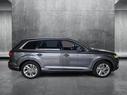 2024 Audi Q7 55 Premium Plus