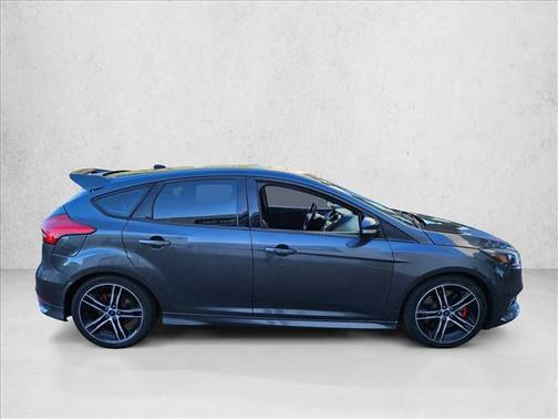 2017 Ford Focus ST