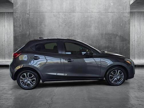 2020 Toyota Yaris Sedan LE