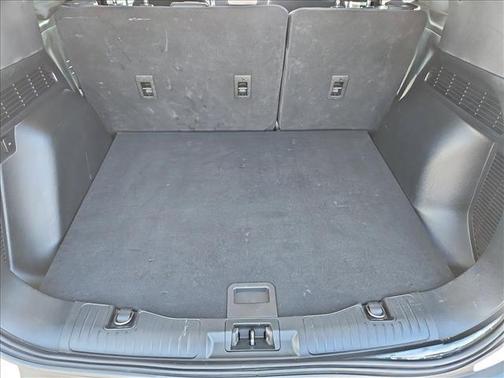 Oxford White 2022 Ford Escape SE