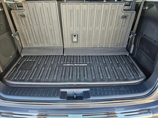 2022 Toyota Highlander Hybrid Limited