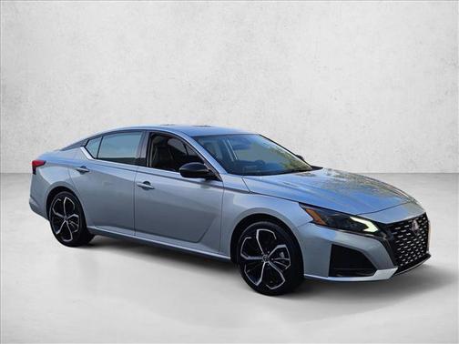 2024 Nissan Altima SR FWD