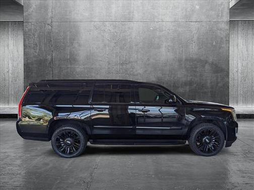 2018 Cadillac Escalade ESV Luxury