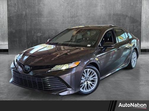 2019 Toyota Camry Hybrid XLE