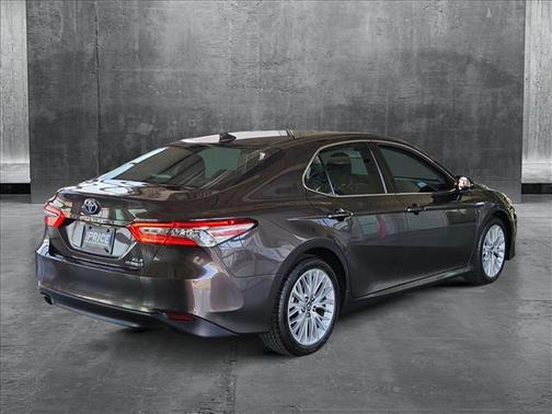 2019 Toyota Camry Hybrid XLE