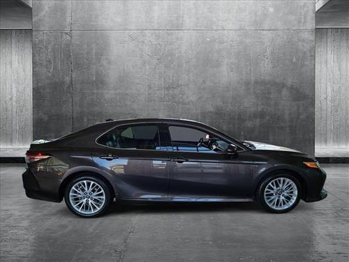 2019 Toyota Camry Hybrid XLE