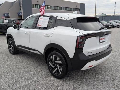 2025 Nissan Kicks SV