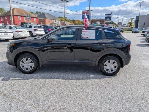 2025 Nissan Kicks S
