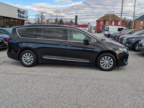 2018 Chrysler Pacifica Touring-L