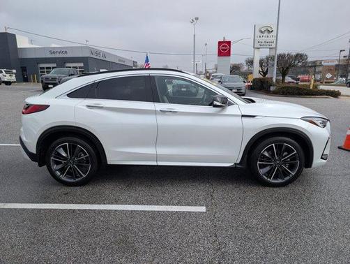 Radiant White 2025 INFINITI QX55 LUXE