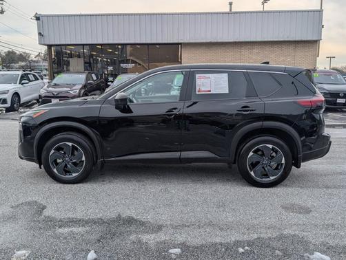 2025 Nissan Rogue SV