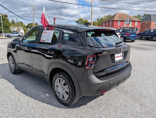 2025 Nissan Kicks S
