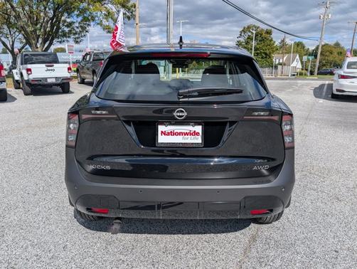 2025 Nissan Kicks S