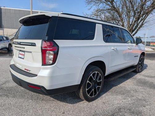 2023 Chevrolet Suburban RST