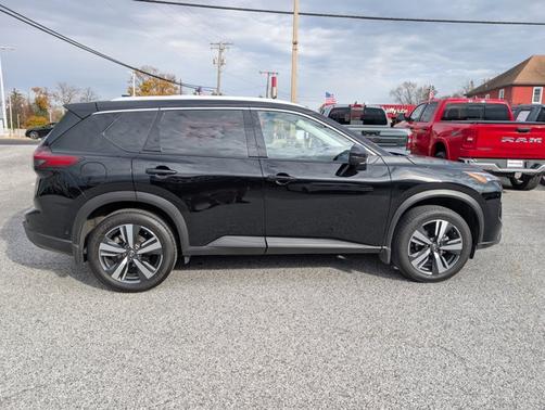 2025 Nissan Rogue SL