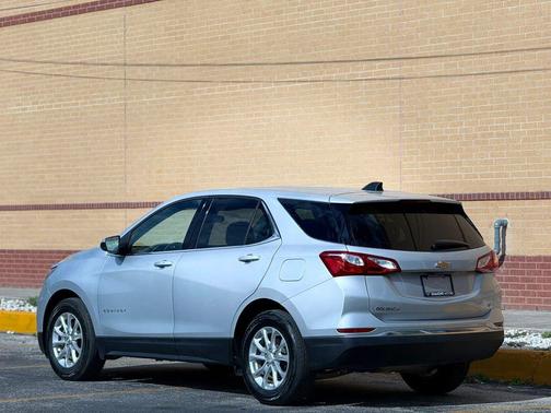 Silver Ice Metallic 2020 Chevrolet Equinox 1LT