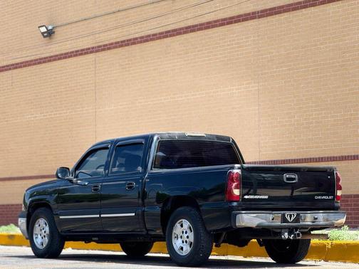 2005 Chevrolet Silverado 1500 LS Crew Cab