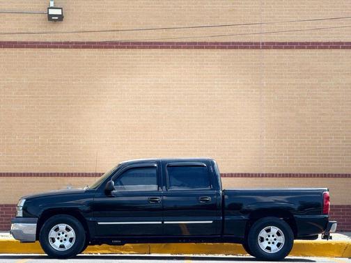 2005 Chevrolet Silverado 1500 LS Crew Cab
