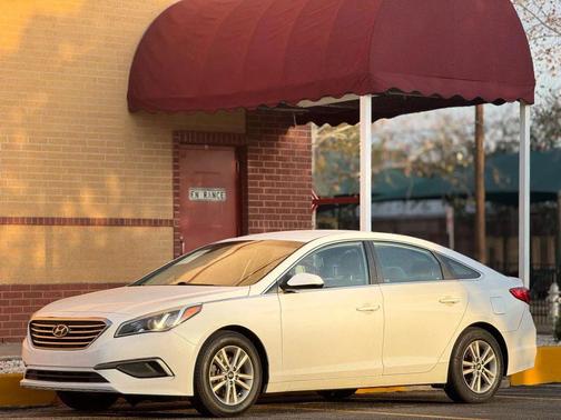 2017 Hyundai SONATA SE