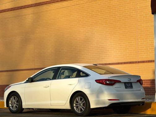 2017 Hyundai SONATA SE