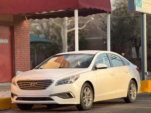 2017 Hyundai SONATA SE