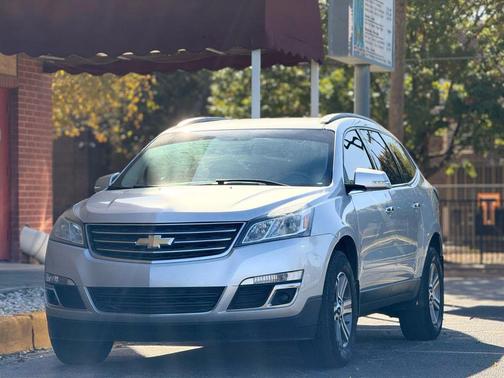 2017 Chevrolet Traverse 2LT