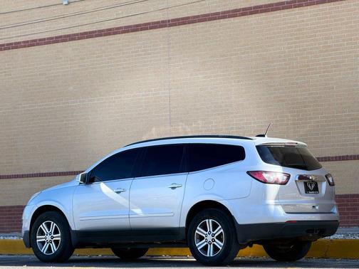 2017 Chevrolet Traverse 2LT