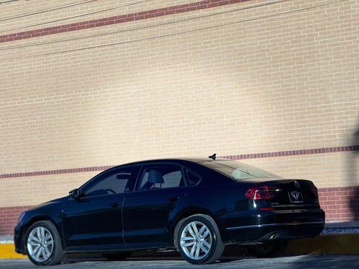 2019 Volkswagen Passat 2.0T Wolfsburg Edition