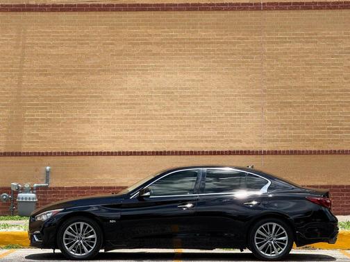 Black 2018 INFINITI Q50 3.0t LUXE