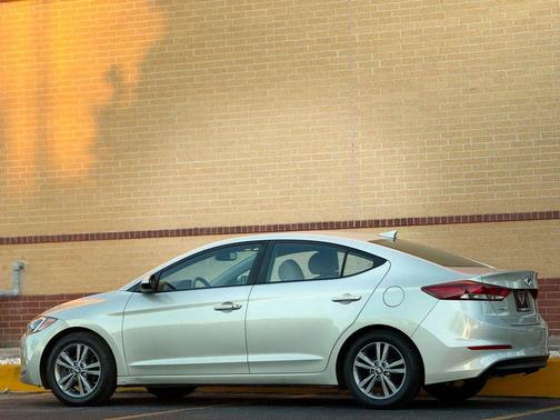 2017 Hyundai ELANTRA SE Value Edition