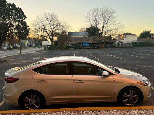 2017 Hyundai ELANTRA SE Value Edition