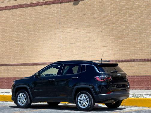 Diamond Black Crystal Pearlcoat 2021 Jeep Compass Sport