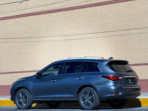 2017 INFINITI QX60 Base