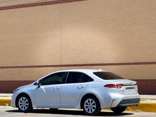 Classic Silver Metallic 2023 Toyota Corolla LE