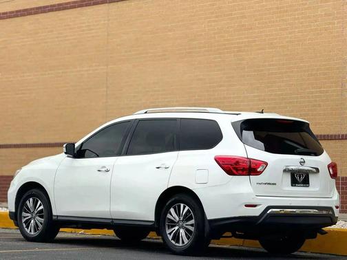 2018 Nissan Pathfinder S
