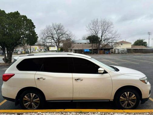 2018 Nissan Pathfinder S