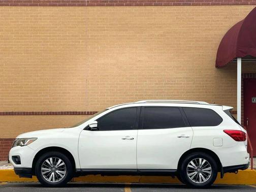 2018 Nissan Pathfinder S