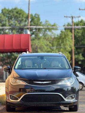 2018 Chrysler Pacifica Touring-L