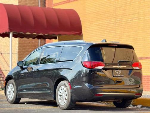 2018 Chrysler Pacifica Touring-L