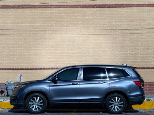 Modern Steel Metallic 2021 Honda Pilot AWD EX