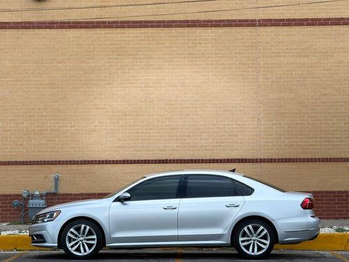 Reflex Silver Metallic 2019 Volkswagen Passat 2.0T Wolfsburg Edition