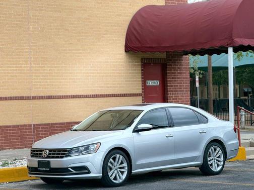 Reflex Silver Metallic 2019 Volkswagen Passat 2.0T Wolfsburg Edition