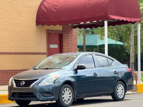 2015 Nissan Versa 1.6 S+