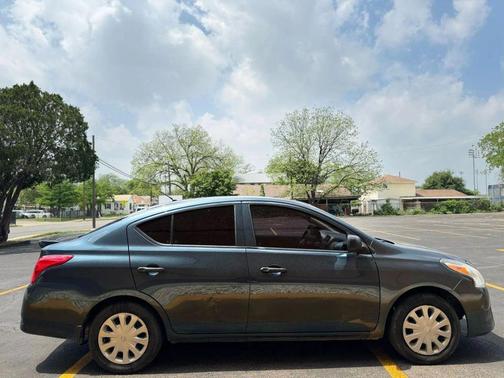 2015 Nissan Versa 1.6 S+