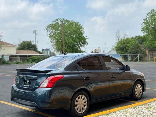 2015 Nissan Versa 1.6 S+