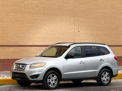 Moonstone Silver 2011 Hyundai SANTA FE GLS